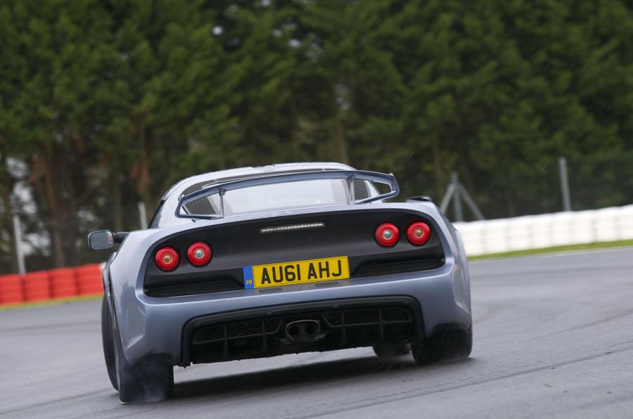  Lotus Exige S 2012 года  (фото 8 из 42)